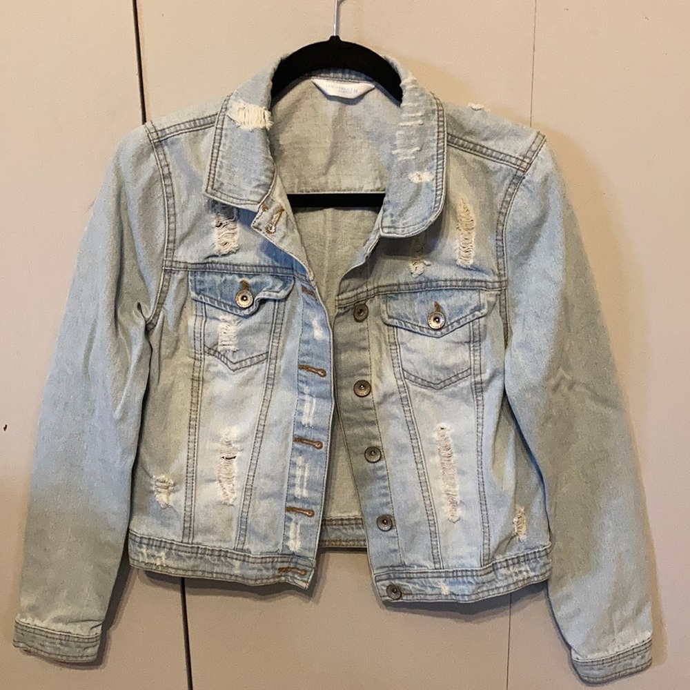 Jean jacket me to look ripped